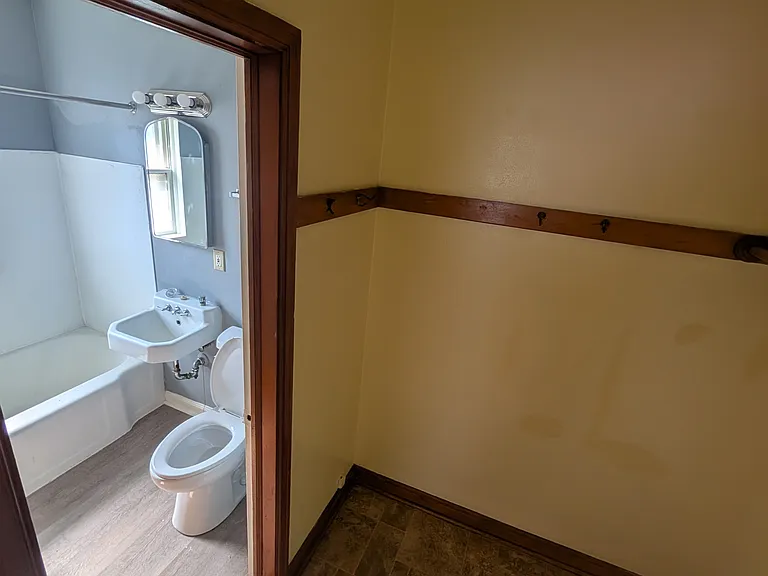 7323 W Center St #5 — Photo 6
