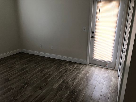 5th image of 1372 Willow Crest Dr