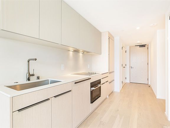 5th image of 333 Ward Ave #3313