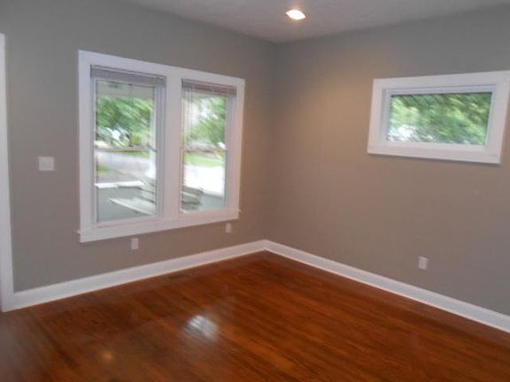 4th image of 400 Oxford Ave