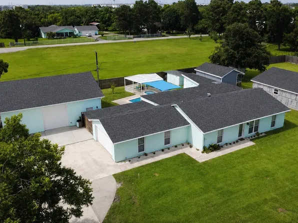 1212 Delores St, Kemah, TX 77565