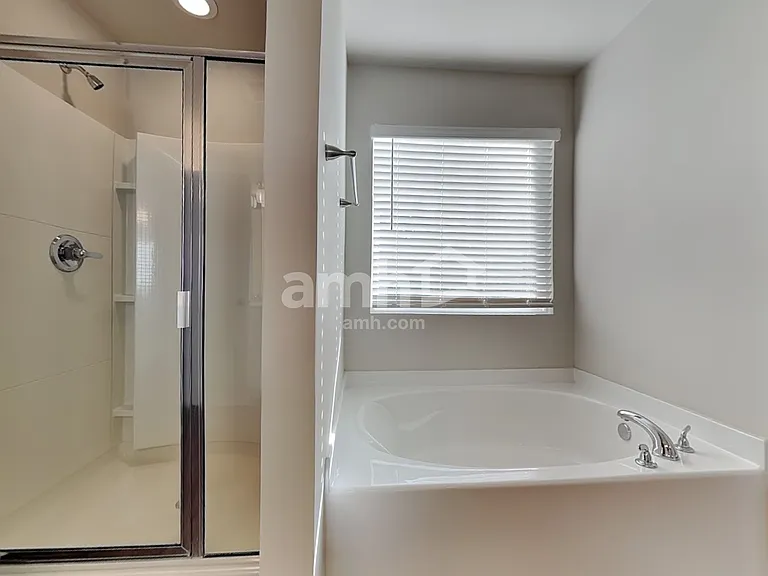 218 Omega Ct — Photo 13