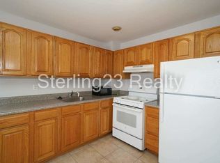 27-11 23rd Ave #R331, Astoria, NY 11105