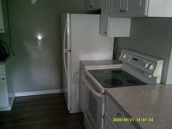 5th image of 812 Maple St