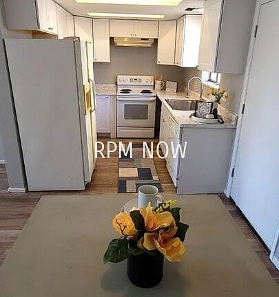 2nd image of 2907 Dawn Dr #1