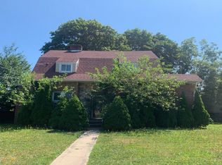 289 County Line Rd, Amityville, NY 11701