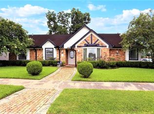 5879 Braesheather Dr, Houston, TX 77096