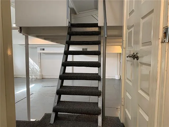 210 N Lopez St #A — Photo 10