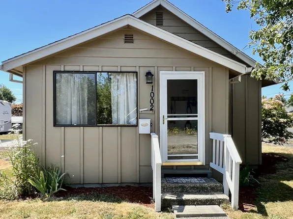 1002 Nestucca Ave, Tillamook, OR 97141