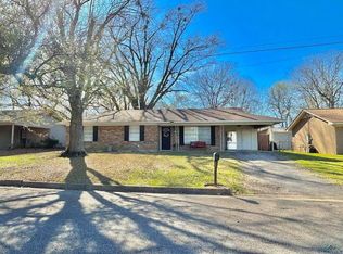 211 Paris St, Longview, TX 75604