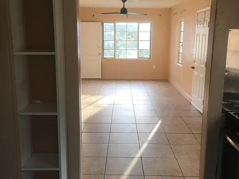 847 Short Ave — Photo 13