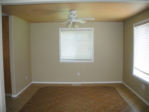 5th image of 510 NW 21st Cir