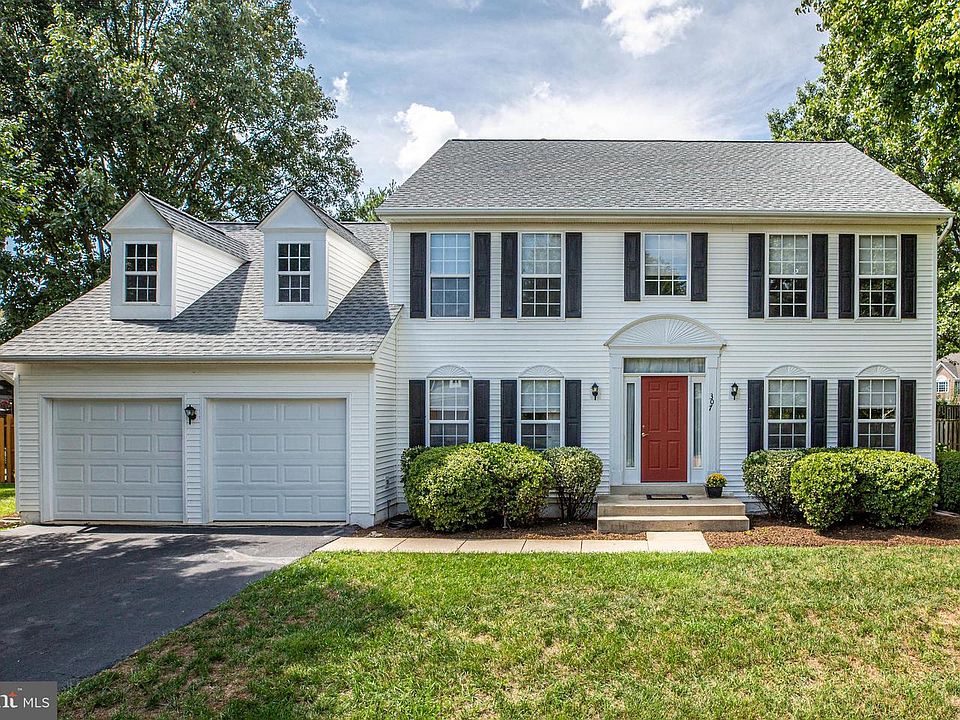 1st image of 307 Ariel Dr NE