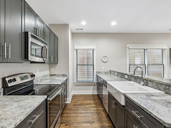 3rd image of 143 Gale Park Ln
