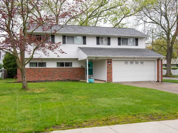 4558 W 224th St, Fairview Park, OH 44126