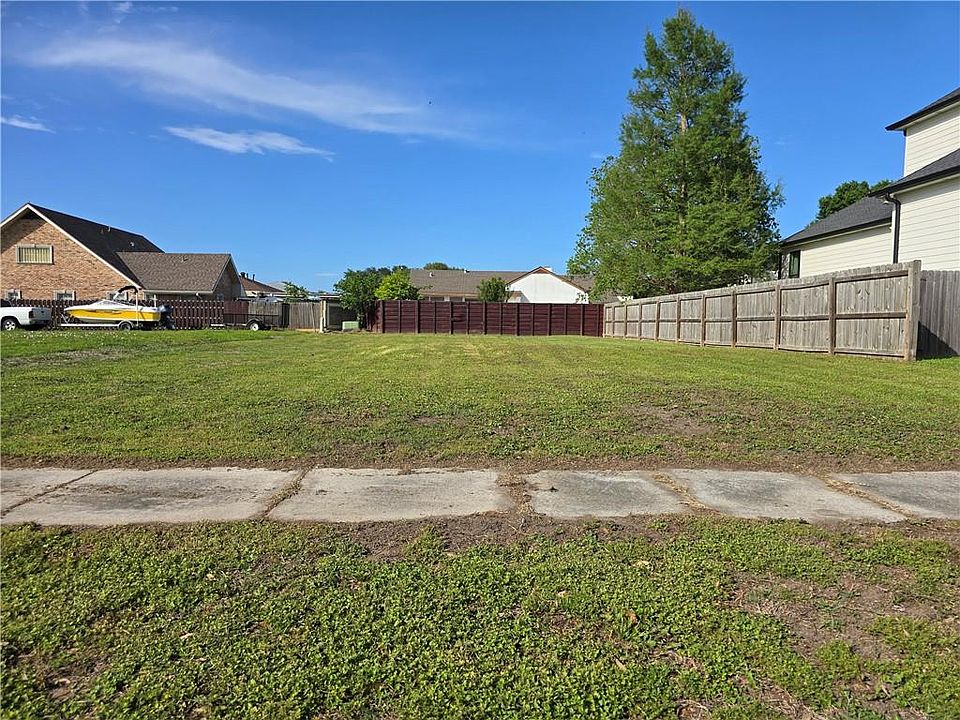 1st image of 8305 Prince Dr