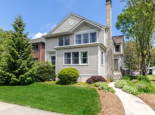 427 Leonard St, Park Ridge, IL 60068