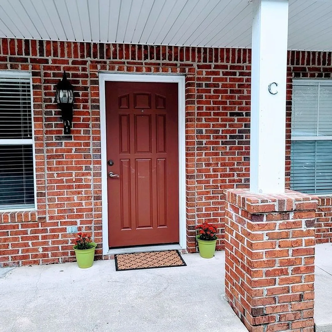 Building Photo - 108 Hawkins Rd #C