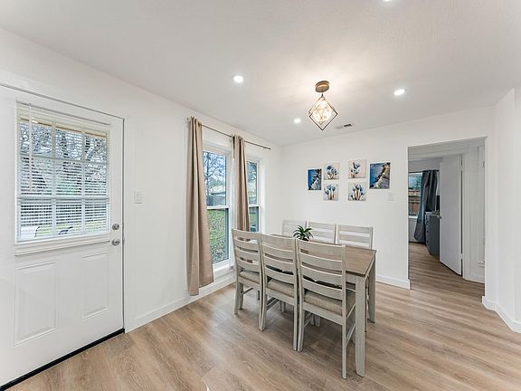 4th image of 3245 Myra Ln