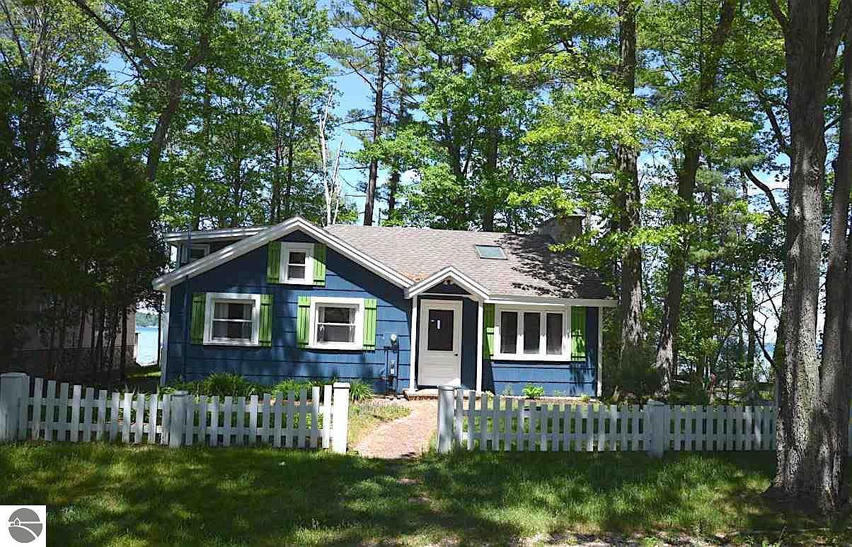 6614 Crystal Beach Rd NW, Rapid City, MI 49676 Zillow