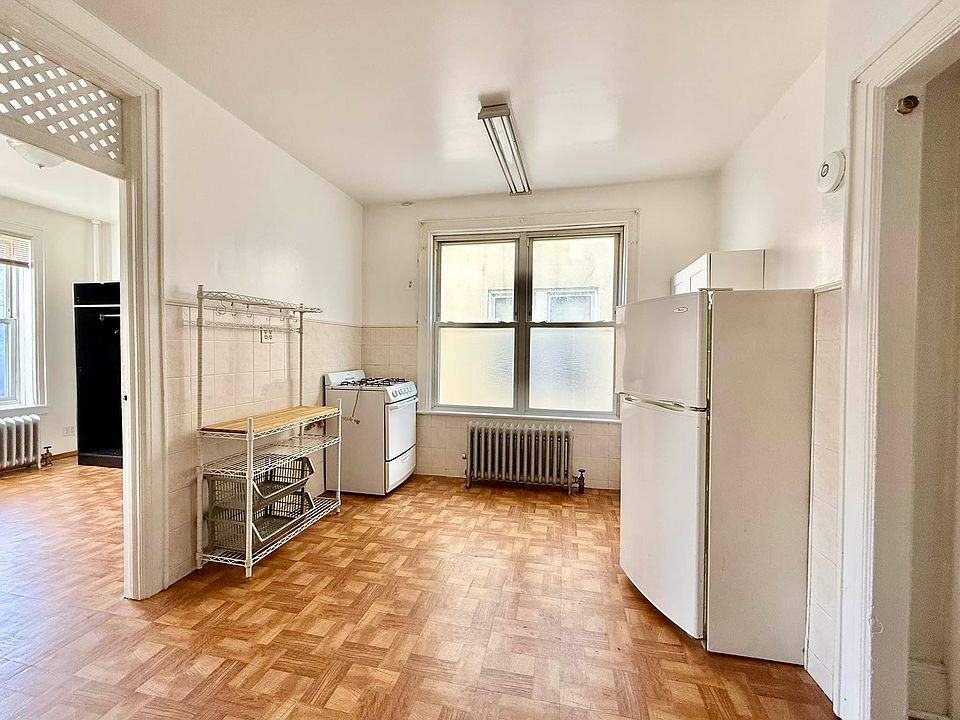 1st image of 30-84 37th St #21