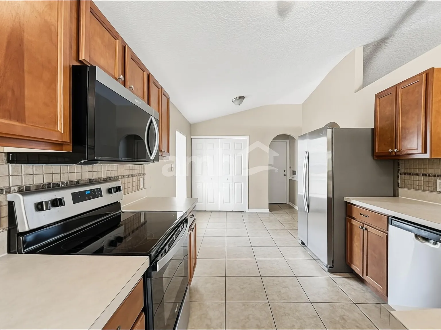 3 bed, 2.0 bath, 1596 sqft, $1,980 — Photo 3