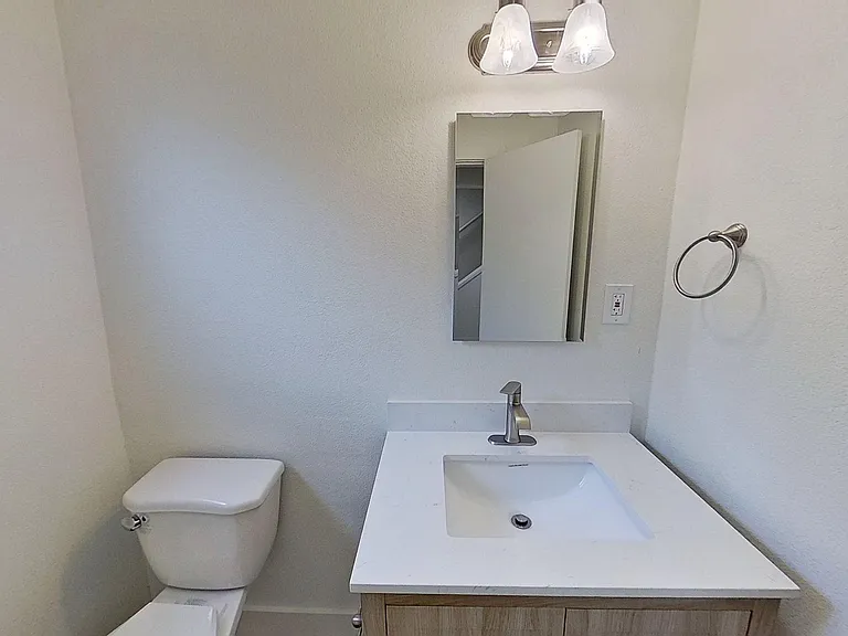 443 W Valencia Dr — Photo 12