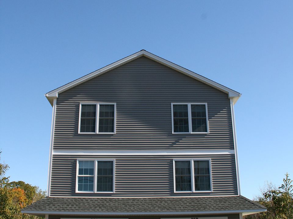 Two Family, Each Apartment has 1 garage