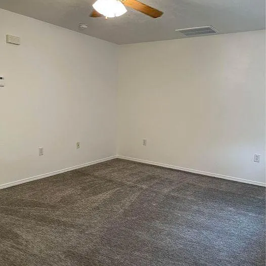 Building Photo - 555 Opal St #1