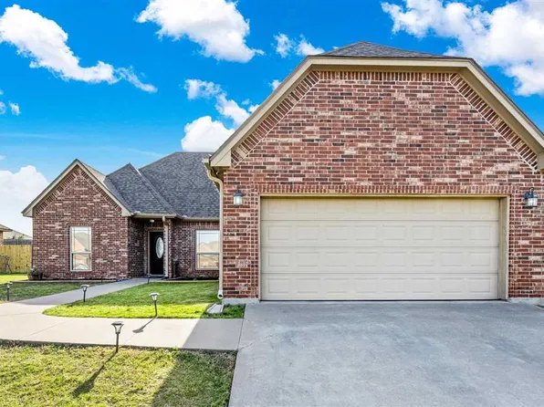 11 NE Summerwood Dr, Elgin, OK 73538