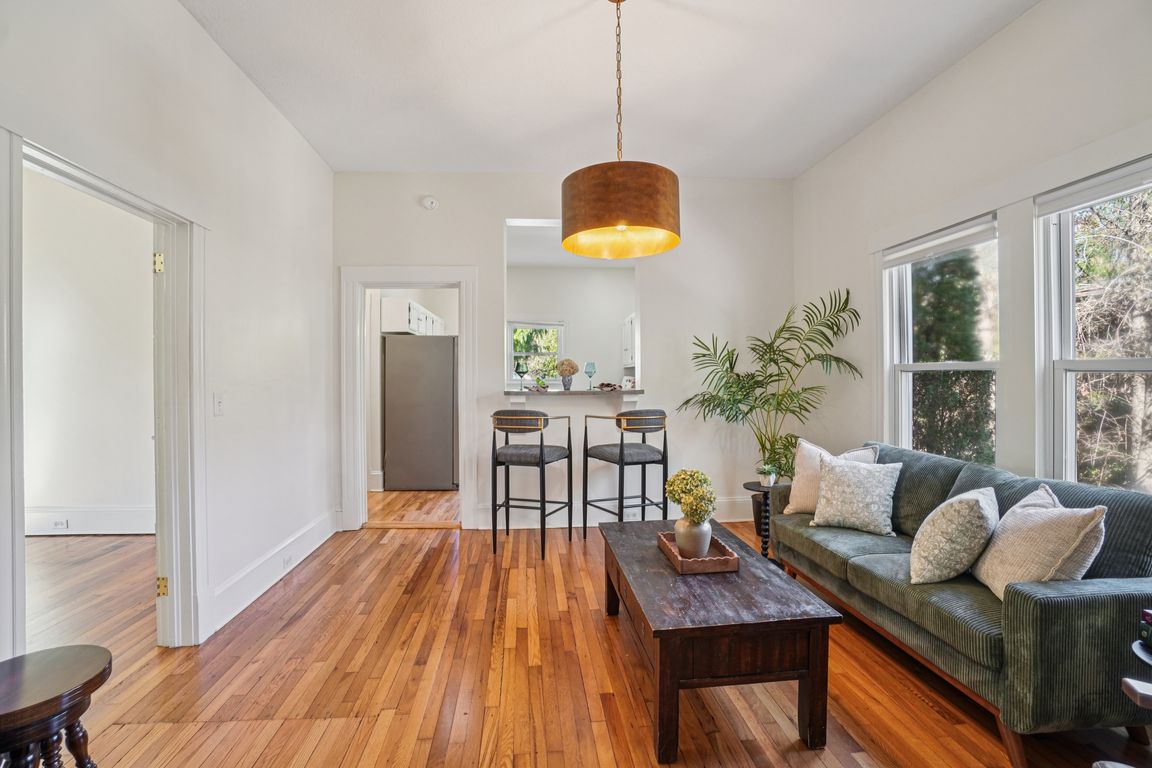 next background image