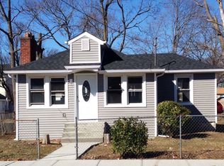 107 E Roosevelt Ave, Roosevelt, NY 11575