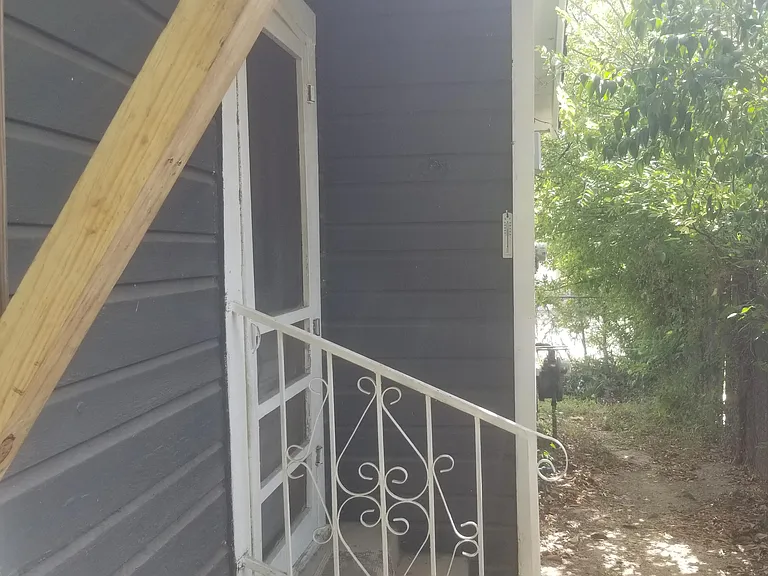 215 Margil St — Photo 14