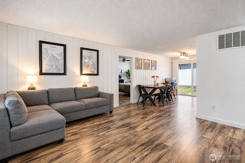 3rd image of 2326 Maple Lane