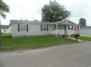115 S Walnut St, Lyons, IN 47443