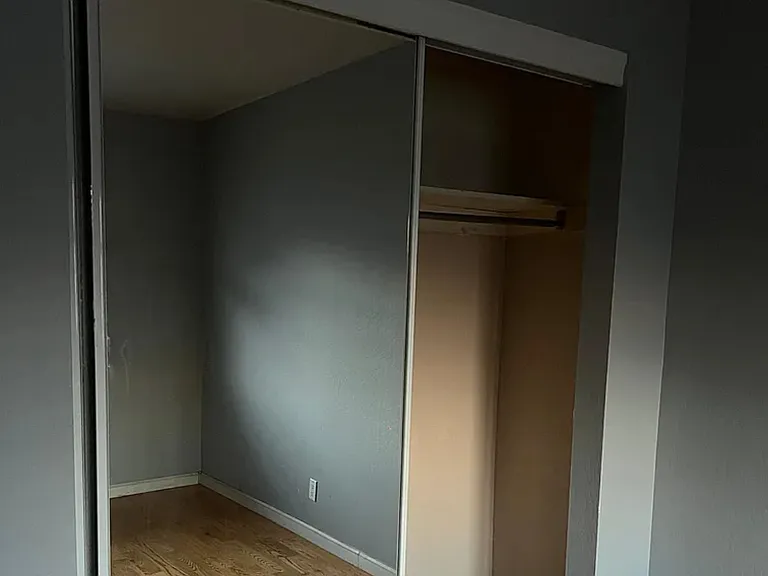 215 Dennis Dr — Photo 1