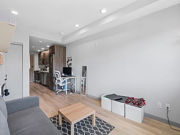 3rd image of 345 Dougall Rd N #220