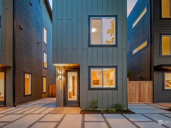 111 N 105th Street, Seattle, WA 98133