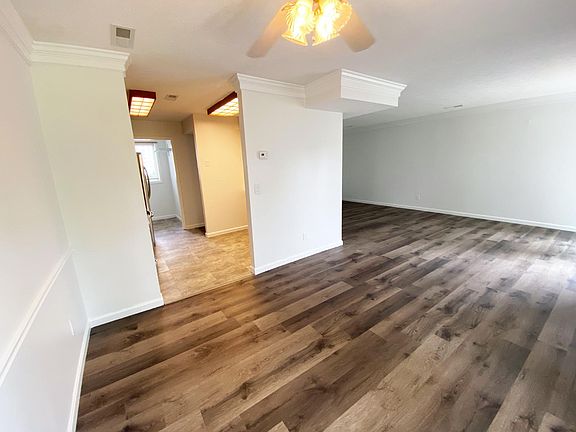 4th image of 9982 Shamrock Ln
