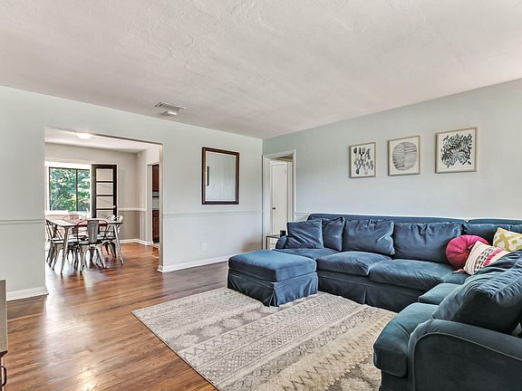4th image of 2928 Oakcove Ln