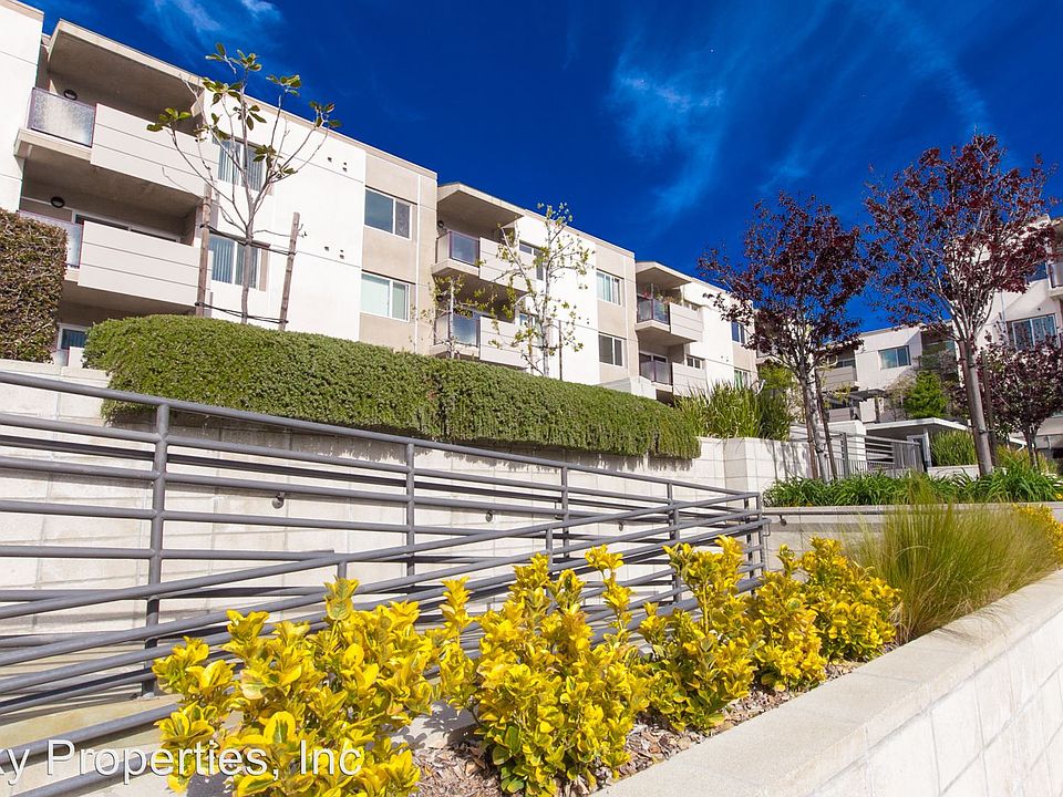 2nd image of 3400 Cahuenga Blvd W APT 311