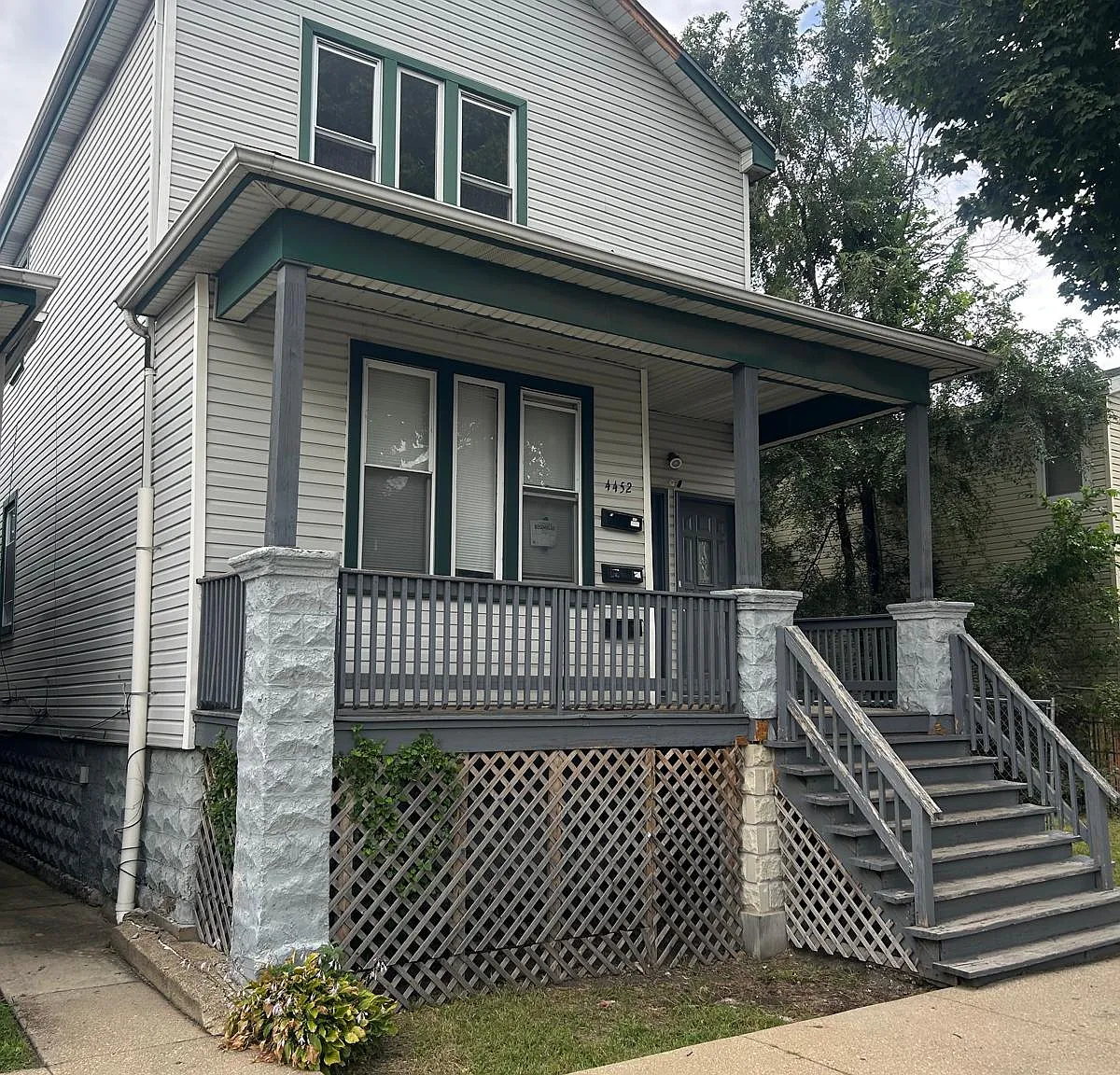 3 bed, $2,050 — Photo 1