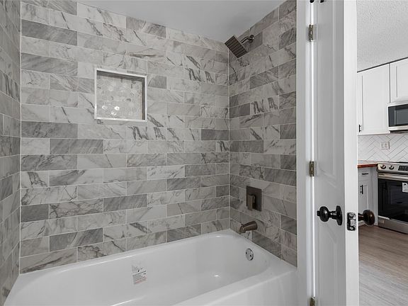 4th image of 6200 NE 22nd Way #108