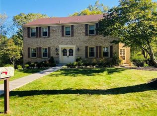 1913 Garrick Dr, Pittsburgh, PA 15235