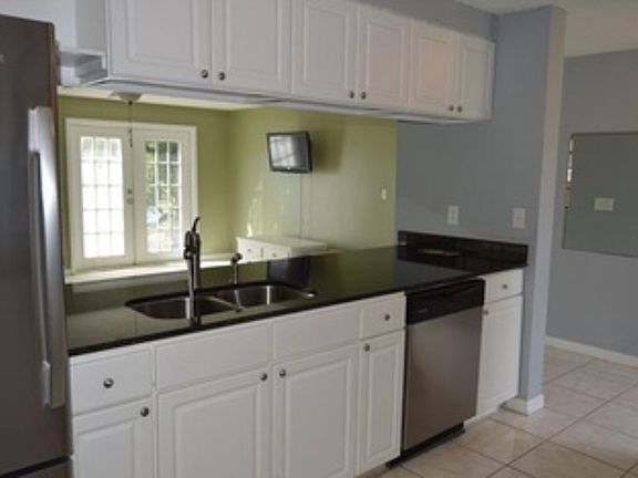 2nd image of 604 Bay Lake Trl