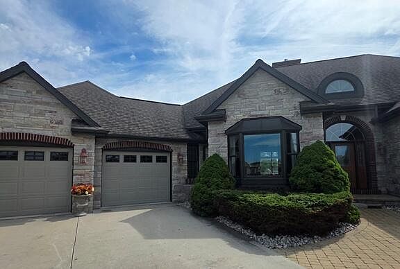 4th image of 833 Clover COURT