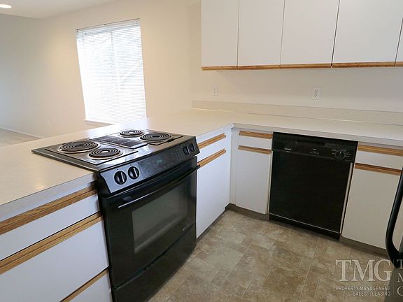 4th image of 2007 SE 114th Ct APT B