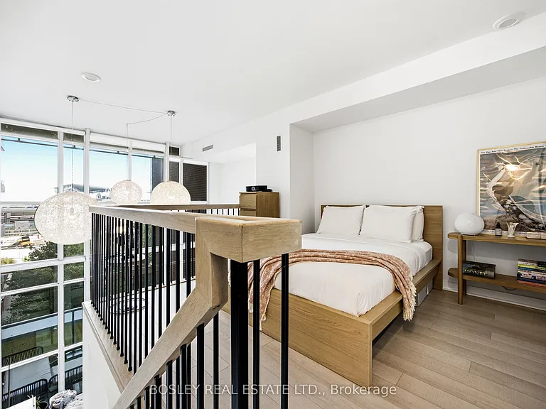 5 Hanna Ave #302 — Photo 3