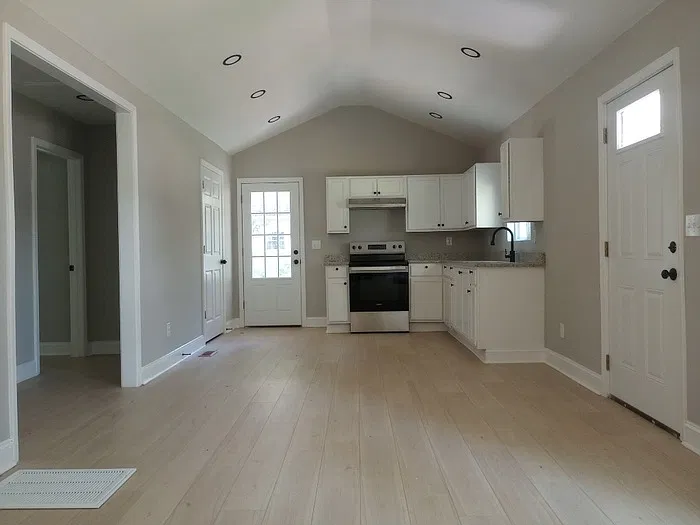 3 bed, 2.0 bath, $1,650 — Photo 3