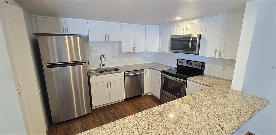 1st image of 824 Town Cir #101
